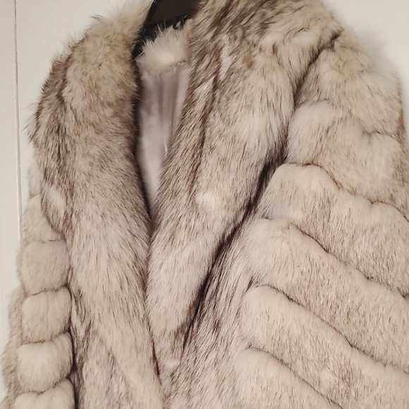 Natural Blue Fox Fur Coat - Picture 6 of 10